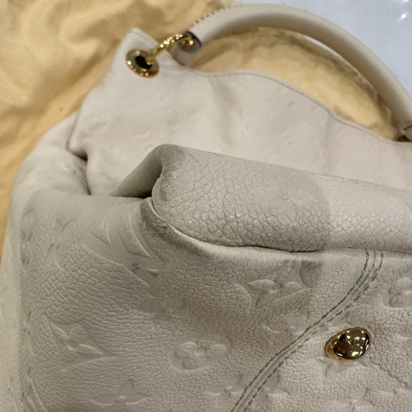 Louis Vuitton Artsy Empreinte in Neige - Picture 5 of 13